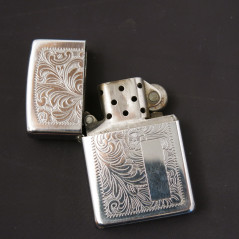 Briquet Zippo original gravé double face 1996 ref z 104
