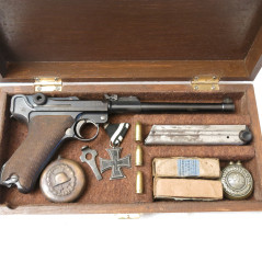 Boite de présentation Luger P08 Artillerie Réf 2