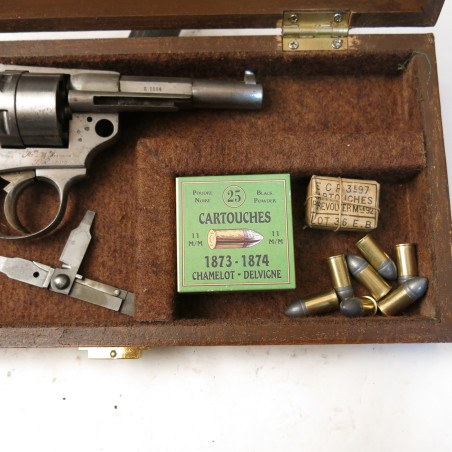 Boite de presentation revolver 1873 ref 4