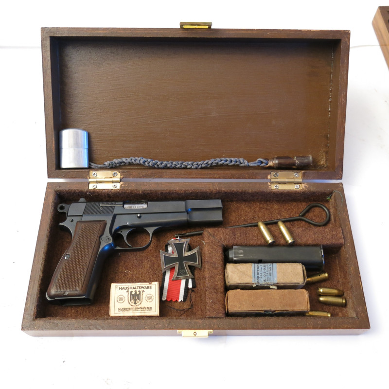 Boite de presentation pistolet GP35  ref 4