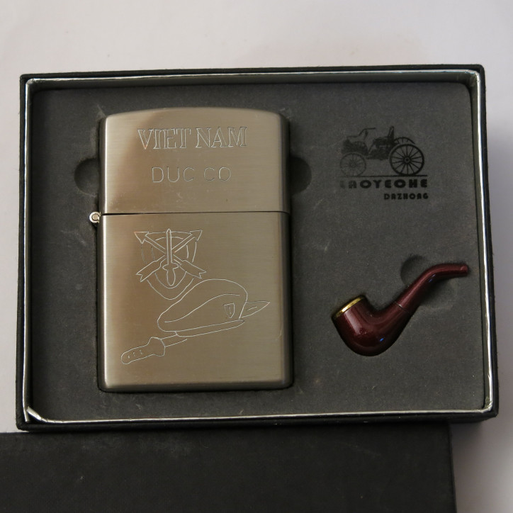 Grand modele style  Zippo Speciales forces 