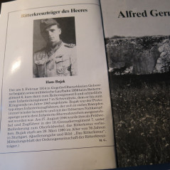2 Photos dédicacées  Ritterkreuz 1943 Hans Bujak  ref 50 