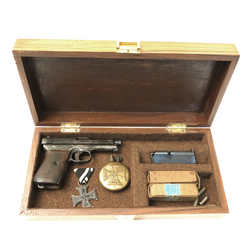 Boite de présentation pistolet mauser 1914 ou 1934 ref 1