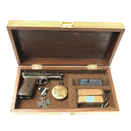 Boite de présentation pistolet mauser 1914 ou 1934 ref 1