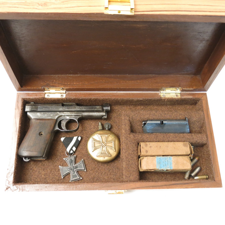 Boite de présentation pistolet mauser 1914 ou 1934 ref 1