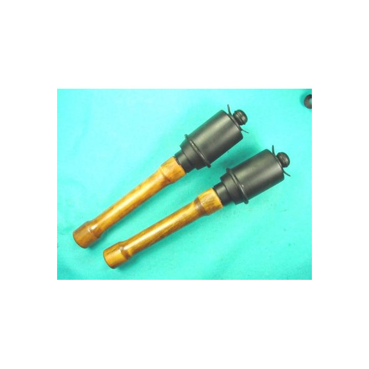 Copie bois grenade a manche modele 43 ref 04