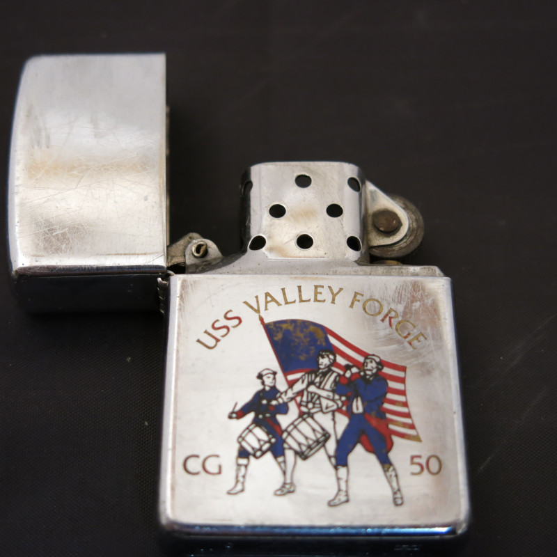 Briquet Zippo original 1995 USS Valley Forge  ref z175