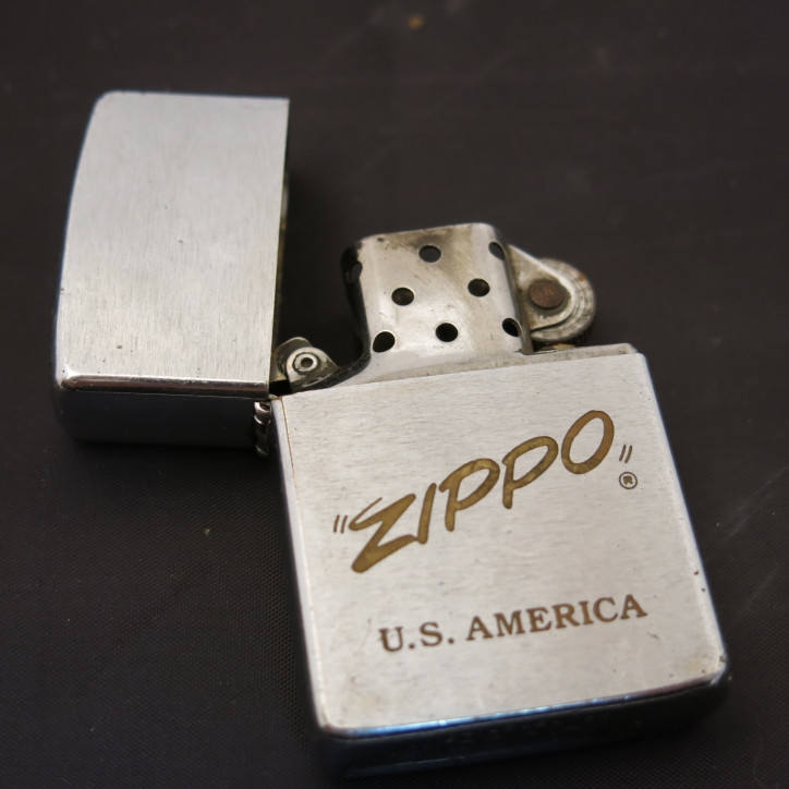 Briquet Zippo original daté 1988 US America   ref z176