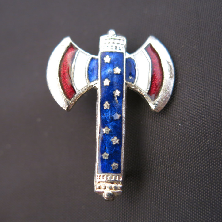 Petit insigne Pétain ordre Francisque Gallique ref bo 82