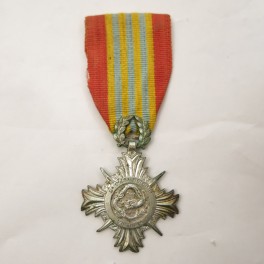 Medaille argent  d'honneur forces armées 1 classe avec ruban sud Vietnam  Ref un bo 12