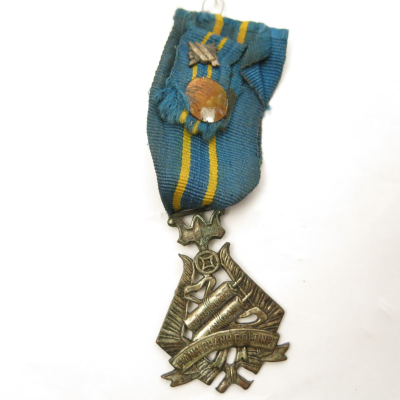 Médaille Service administratif 2 classe argent sud Vietnam avec ruban Ref un bo12