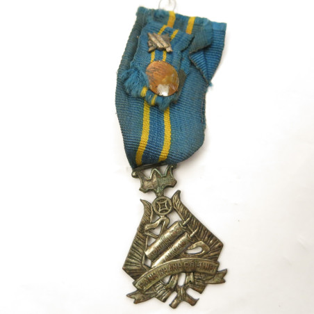 Médaille Service administratif 2 classe argent sud Vietnam avec ruban Ref un bo12
