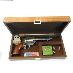 Boite de présentation revolver Peacemaker  ref 4 