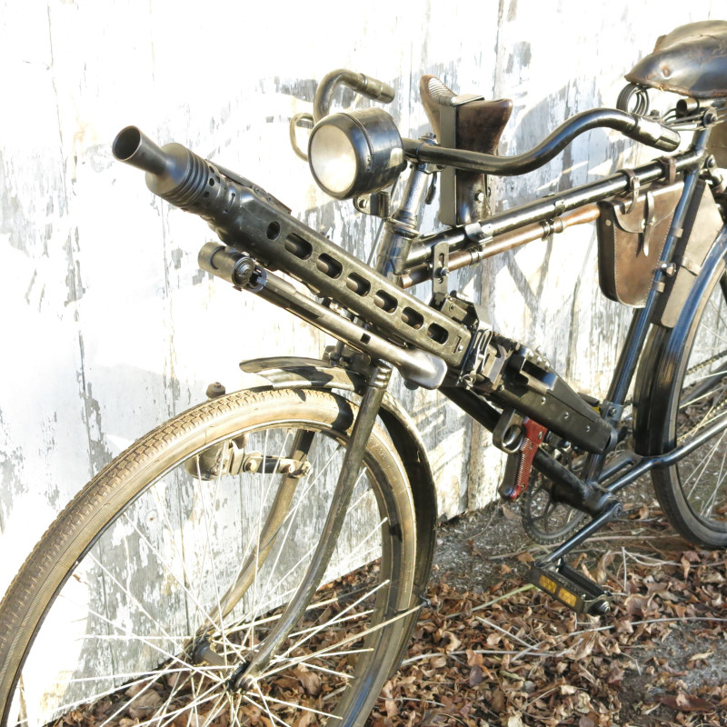 Support  MG 42 pour velo Allemand 39/45 