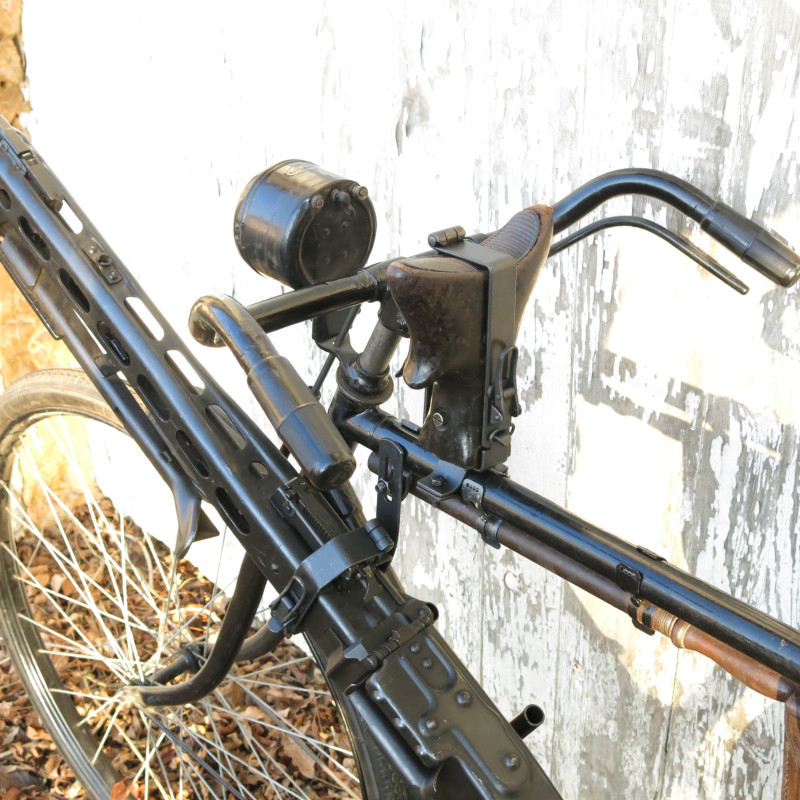 Support  MG 42 pour velo Allemand 39/45 