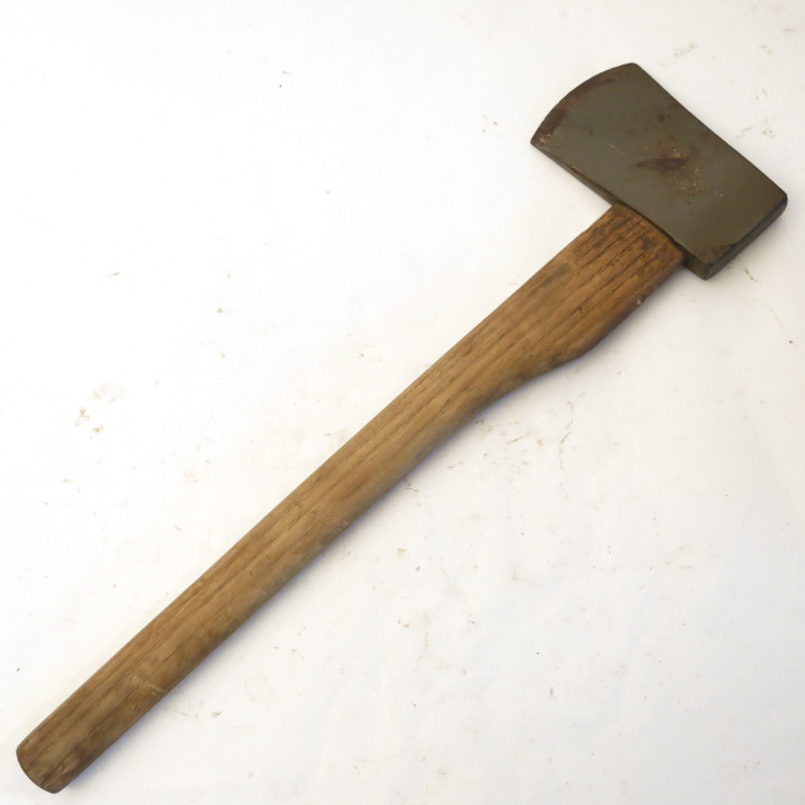 Hache originale US daté 1944