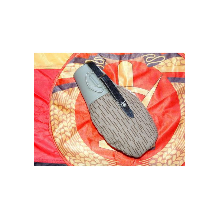 Gourde Camo armée DDR
