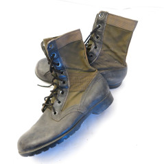 Jungle boot Genesco taille 6 W  ref JB 12 semelle vibram