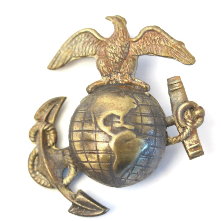 Insigne de casquette  USMC  ref 143