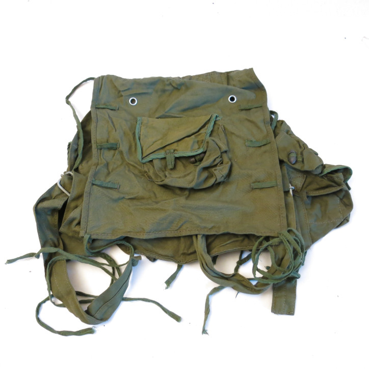 Porte grenade Viet cong ref po 63