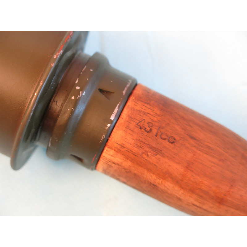 Superbe repro de grenade à manche pot métal  39/45 