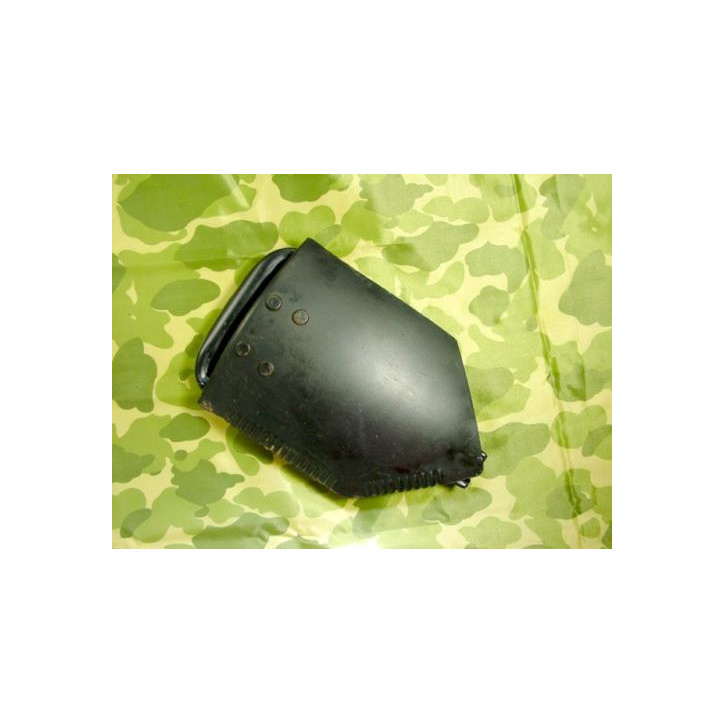 Pelle pliante originale US army Vietnam 1970 neuve de stock Pelle pliante originale US army Vietnam 1970 neuve de stock