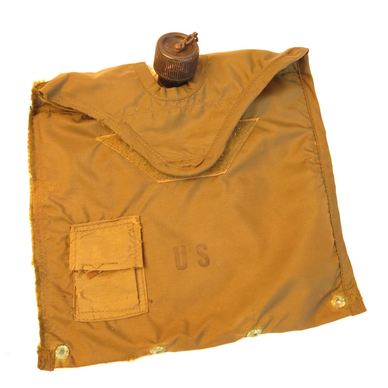 Canteen  2 quart US 1967 Vietnam avec sa housse   ref u 145