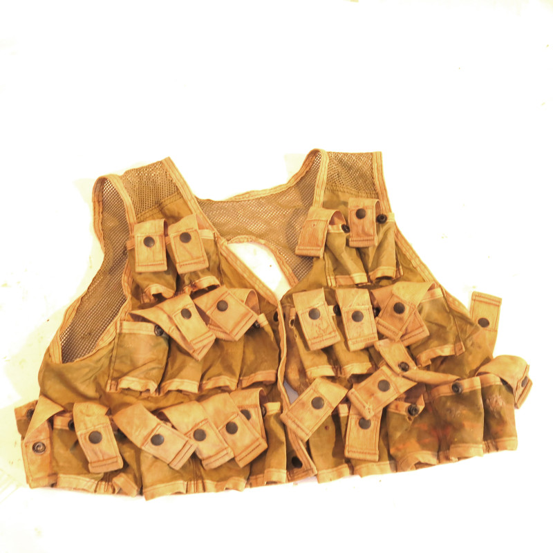 Rare gilet M79 lance grenade 1968 bouton plastique ref vn 995