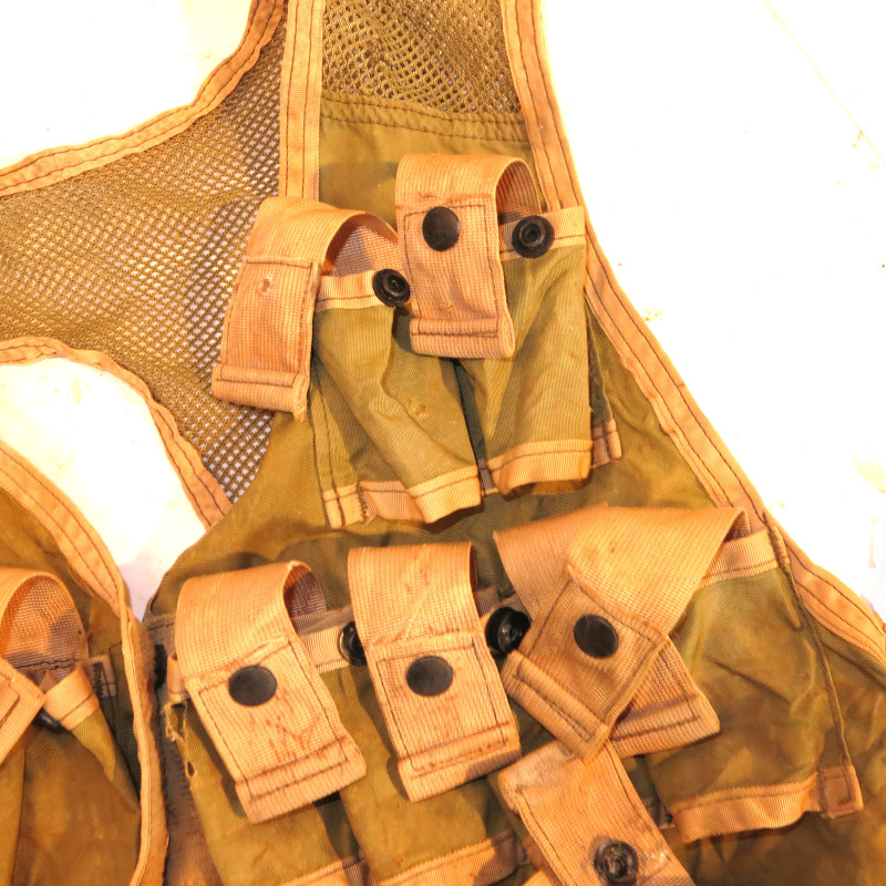 Rare gilet M79 lance grenade 1968 bouton plastique ref vn 995