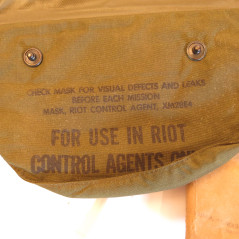 Rare housse masque a gaz US Vietnam  XM 28 dans son emballage d'origine 