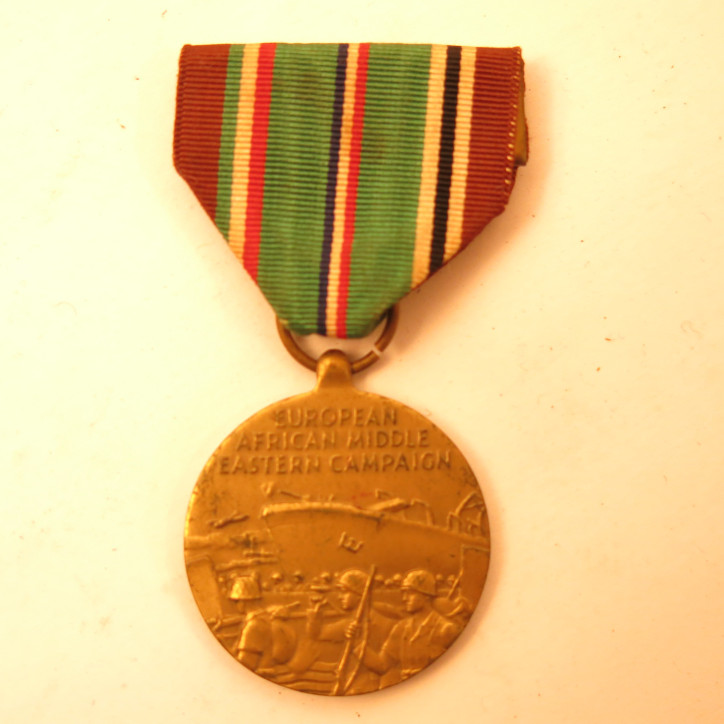 Médaille US campagne 1941 1945 Réf me28 bo9 