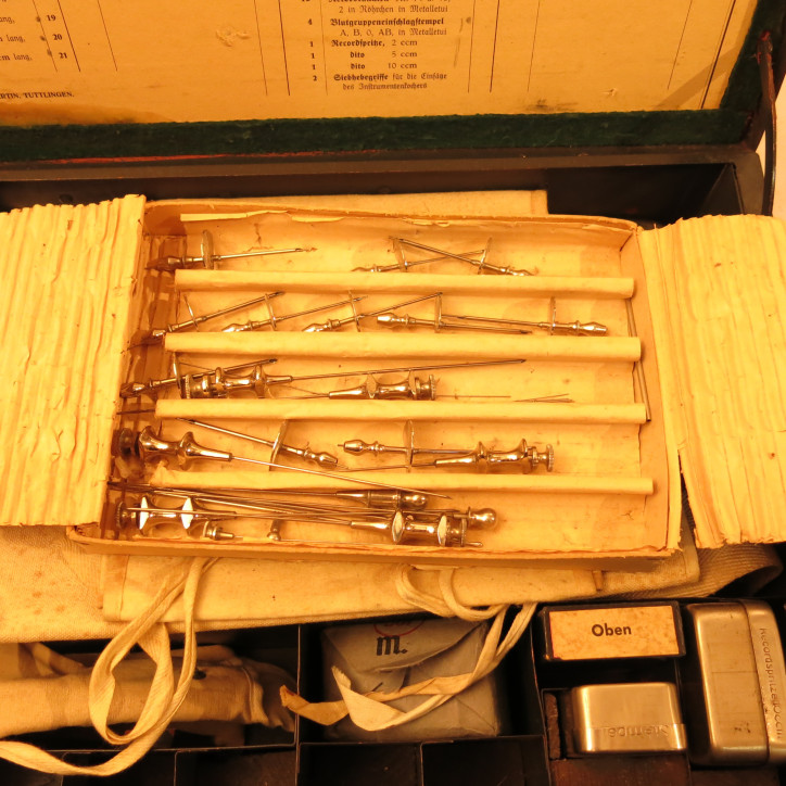 Caisse complète Chirurgien Allemand WH 1943 Truppenbesteck
