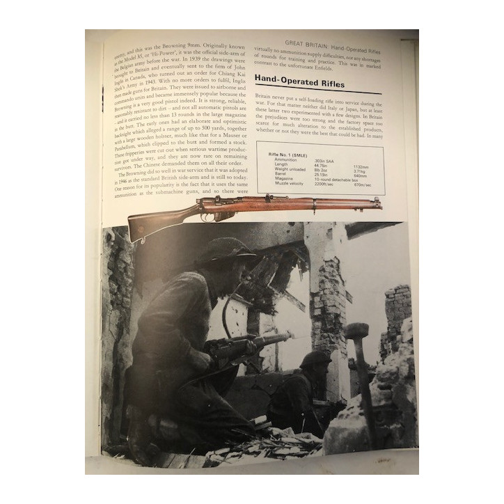 Livre World War II Small Arms de John Weeks et21