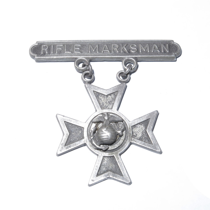 Insigne métal USMC tireur d'elite Marines rifle marksman  ref bo 4