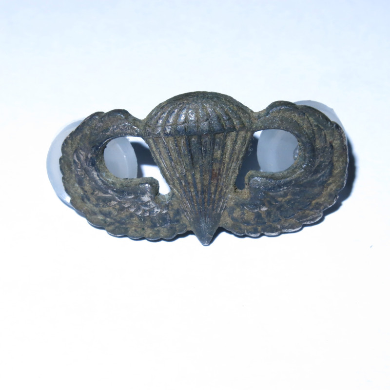 Brevet de parachutiste métal ARVN ref 80 bo5 