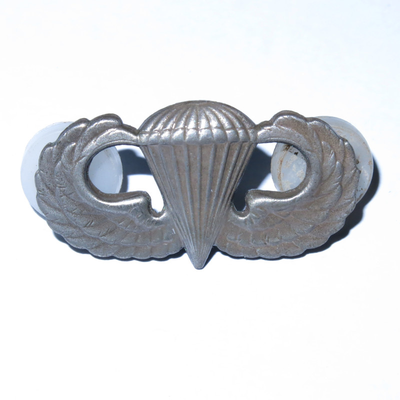 Brevet de parachutiste métal ARVN ref 84 bo5 