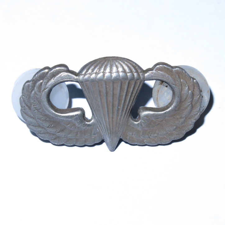 Brevet de parachutiste métal ARVN ref 84 bo5 