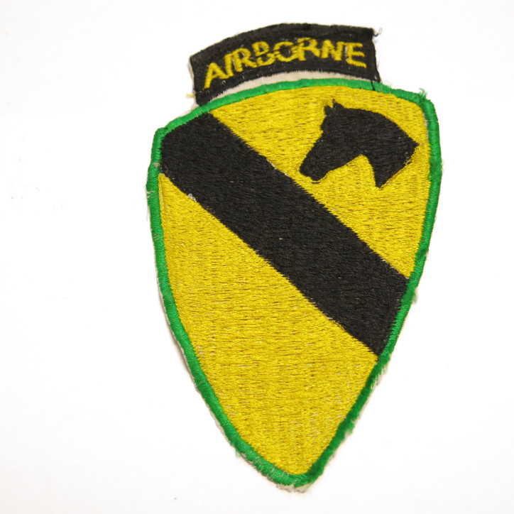 Patch US 1st  cavalry AIRBORNE division couleur Vietnam ref bo 137 