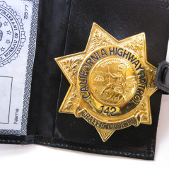 Plaque police US California Highway patrol 142 traffic officer avec cuir ref bo 101