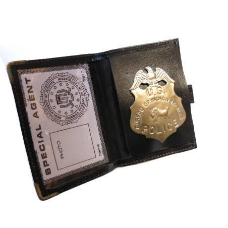 Plaque police Bureau indian affaires avec cuir ref bo 98