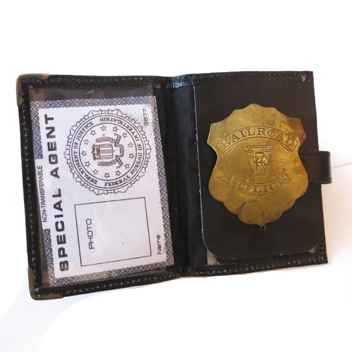 Plaque police Rail Road PRR  avec cuir ref bo 104 