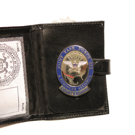 Plaque Task forces six counterdrug avec cuir ref bo 104