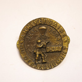 Badge D DAY anniversaire debarquement 1944 -2004 ref bo 42 