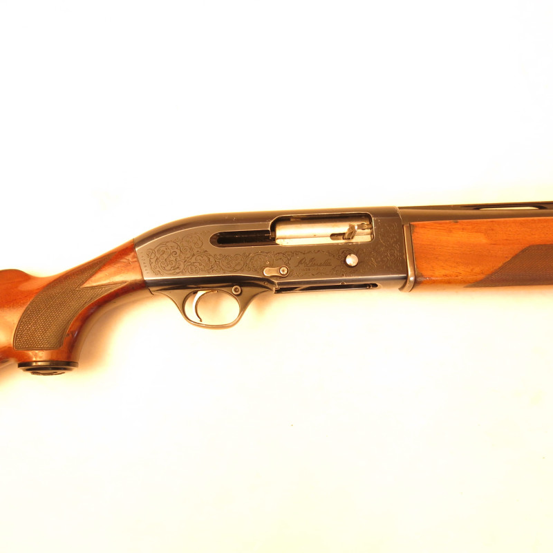 Fusil Beretta modele 302 semi auto   calibre 12 