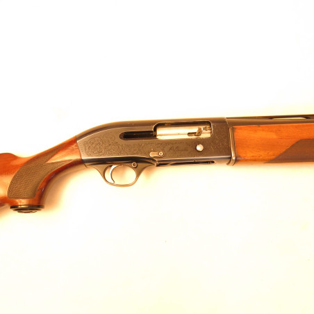 Fusil Beretta modele 302 semi auto   calibre 12 