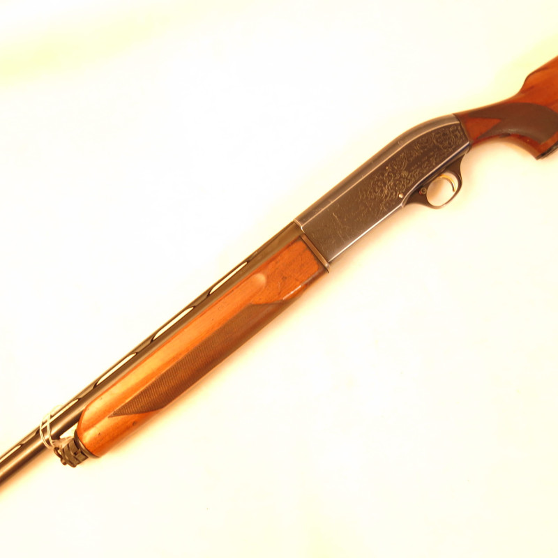 Fusil Beretta modele 302 semi auto   calibre 12 