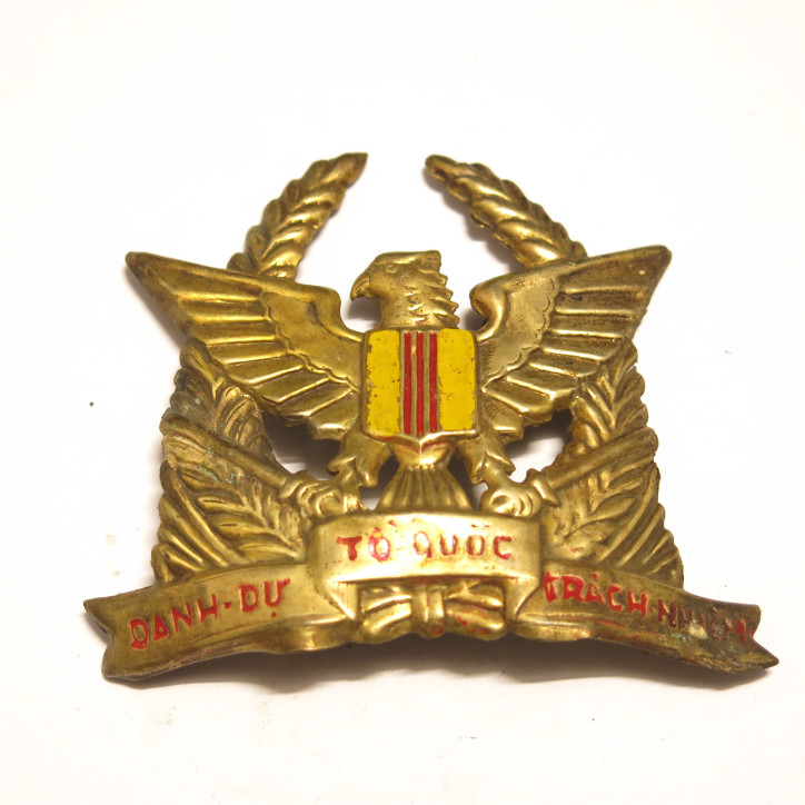 Insigne metal casquette ARVN Vietnam To Quoc