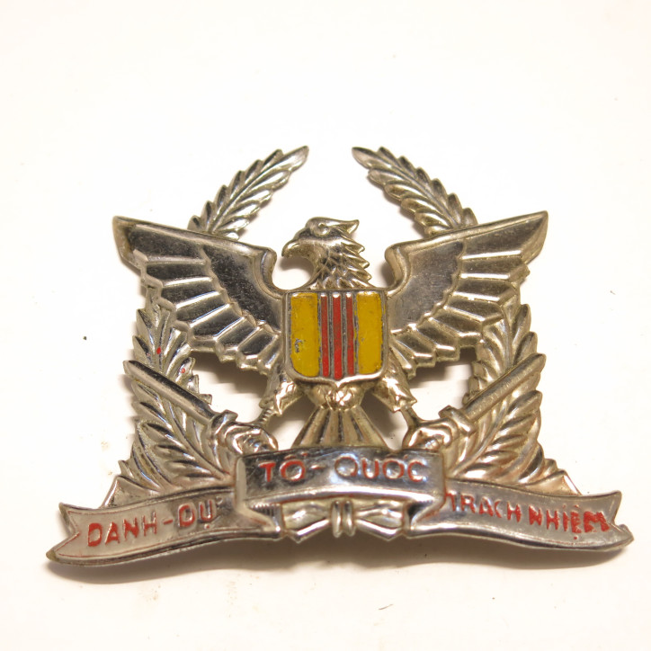 Insigne métal casquette ARVN Vietnam To Quoc argent