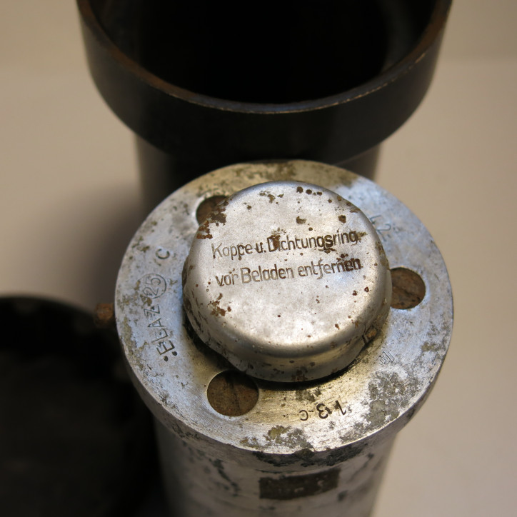 Boite bakélite avec pile pour bombe Allemande 1941 ref 11 box 207