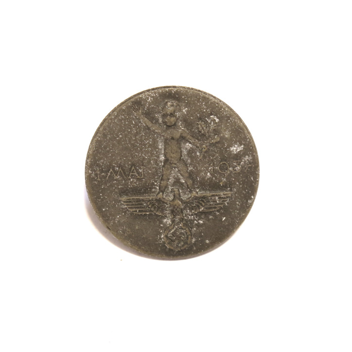 Insigne de journée  Allemande 1 Mai 1937 ref R 8 bo 43